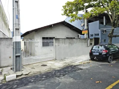 Casa 3 dormitórios em Balneário Camboriú no bairro Barra