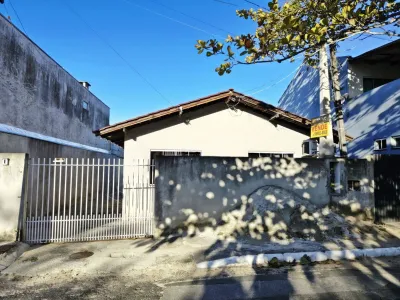 Casa 3 dormitórios em Balneário Camboriú no bairro Barra