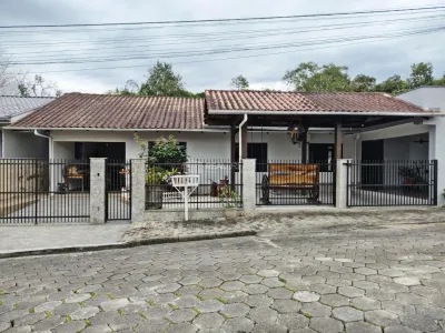 Casa 3 dormitórios em Blumenau no bairro Fidélis