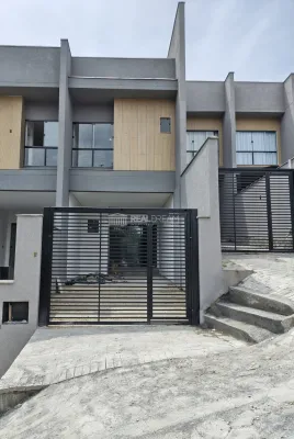 Sobrado 3 dormitórios em Blumenau no bairro Água Verde