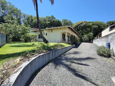 Casa 3 dormitórios em Blumenau no bairro Água Verde