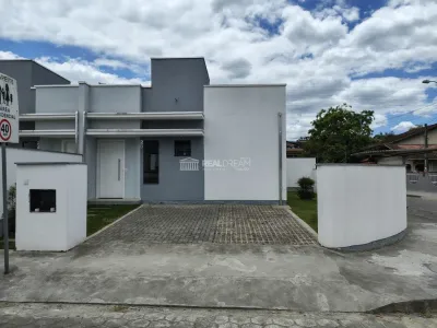 Casa 2 dormitórios em Blumenau no bairro Itoupava Central