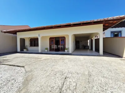 Casa 4 dormitórios em Blumenau no bairro Fortaleza