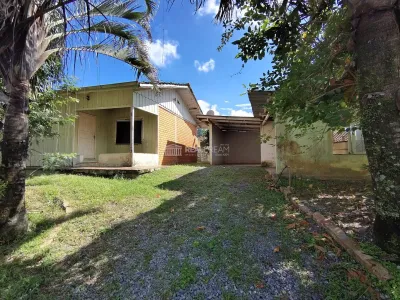 Casa 4 dormitórios em Blumenau no bairro Água Verde