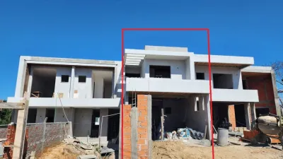 Sobrado 3 dormitórios em Blumenau no bairro Fortaleza