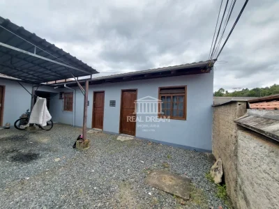 Kitnet 1 dormitório em Blumenau no bairro Água Verde
