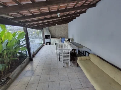 Casa 2 dormitórios em Blumenau no bairro Água Verde