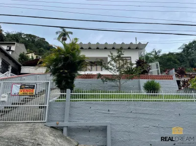 Casa 3 dormitórios em Blumenau no bairro Da Glória