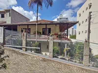 Casa 8 dormitórios em Blumenau no bairro Vila Nova