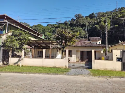 Casa 4 dormitórios em Blumenau no bairro Itoupava Central