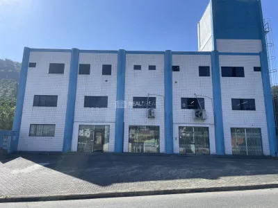 Prédio Comercial 10 dormitórios em Blumenau no bairro Água Verde