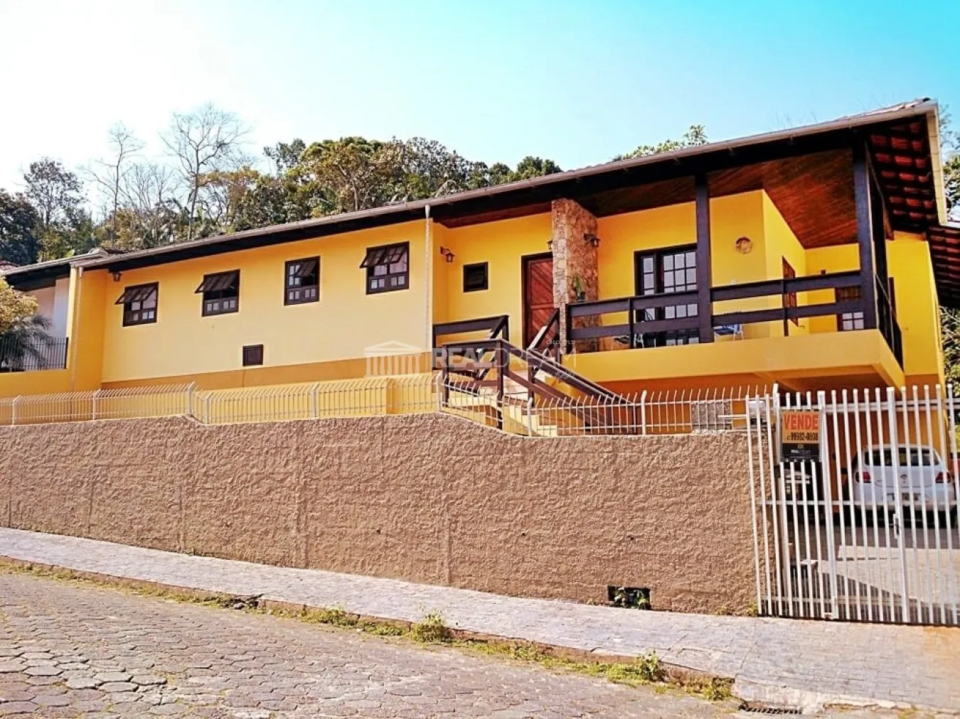 Casa 4 dormitórios em Blumenau no bairro Água Verde